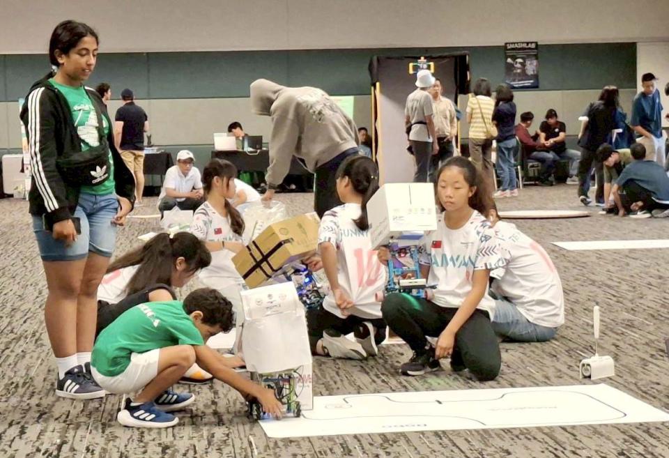 2025 RoboRAVE International機器人競賽 林園國小機械動力社抱回5金1銀