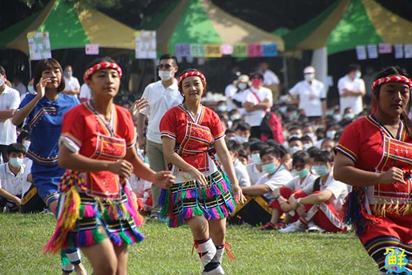 中山工商創校46週年6汽車科女生齊跳枕木操 109學年度招生力抗疫情逆勢成長