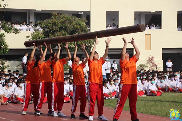 中山工商創校46週年6汽車科女生齊跳枕木操 109學年度招生力抗疫情逆勢成長