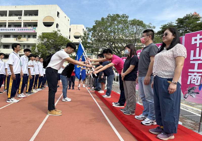 中山工商113年開學典禮暨新生始業式 勉師生結交善良、慈悲、德行三好友