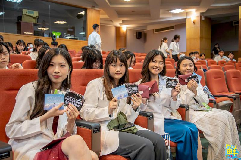 嘉藥藥師授袍典禮 為未來披上責任與專業的白袍