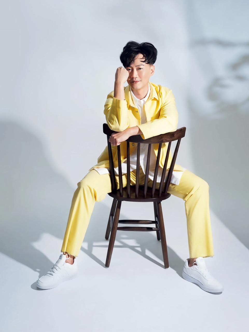 【第300期】演歌主持三棲林俊逸現身高雄PUB音樂餐廳 參與專場演唱會獻唱經典組曲饗樂樂迷