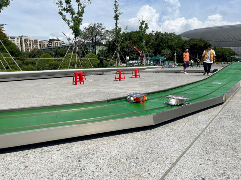 112年全國高中職太陽能模型車競賽決戰北台灣 高雄高工未來之光競速奪冠