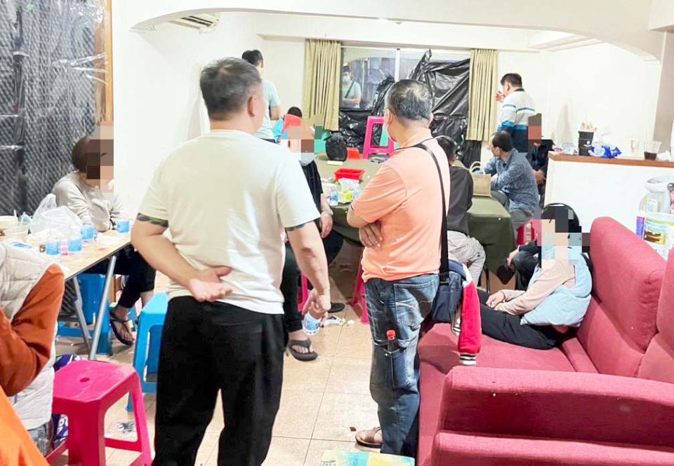 【第304期】高市苓雅區職業賭場藏身透天厝 警逮38人扣相關證物送辦