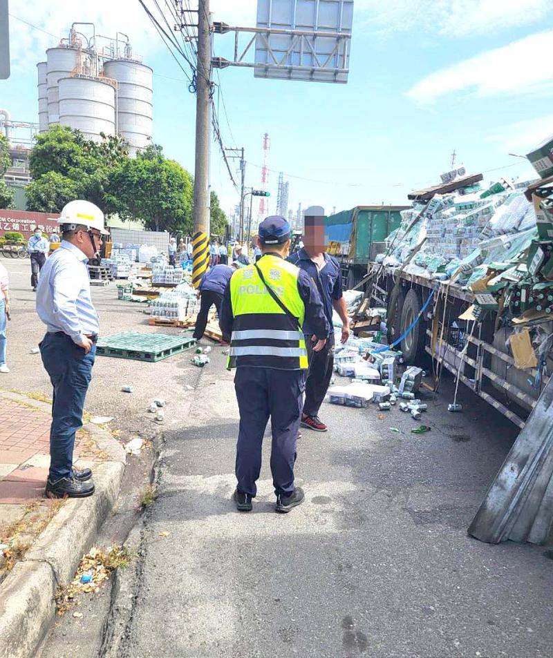 【第304期】高市苓雅區職業賭場藏身透天厝 警逮38人扣相關證物送辦