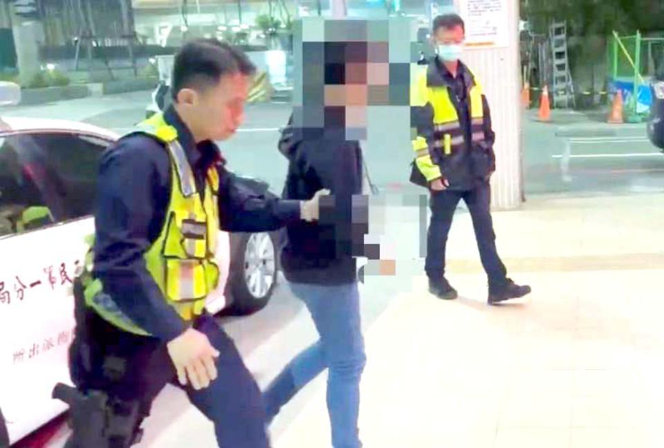 【第304期】高市苓雅區職業賭場藏身透天厝 警逮38人扣相關證物送辦