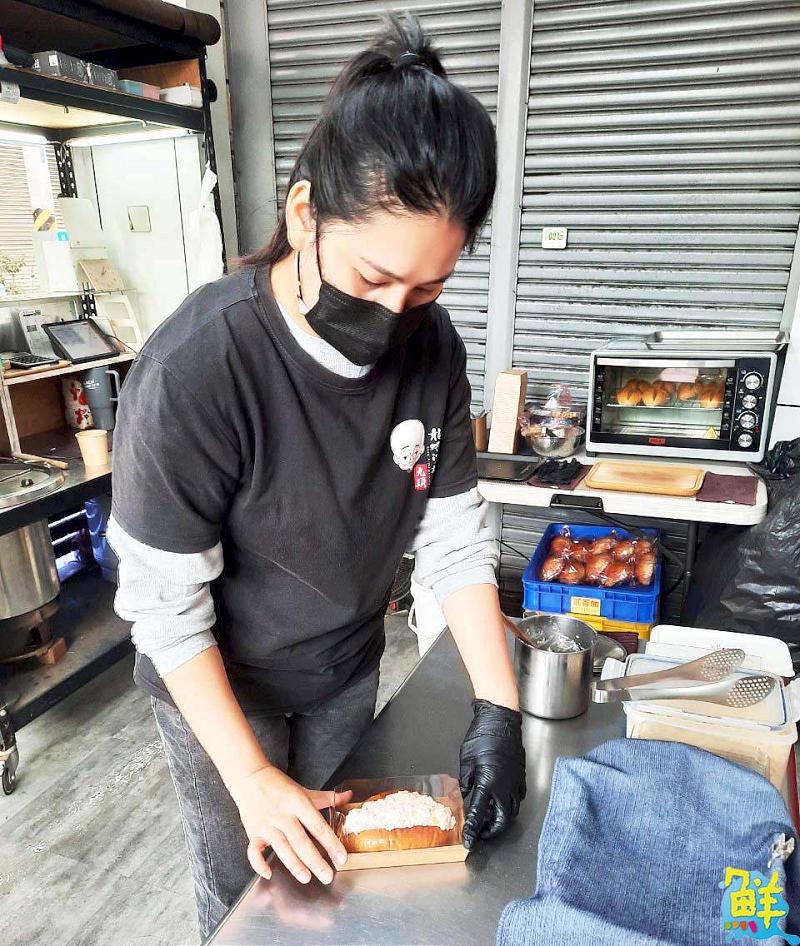 真材實料真心不騙! 鳳山最狂人氣美食 光頭龍蝦沙拉堡