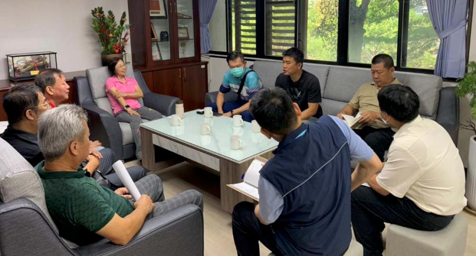 高雄區監理所攜手高市直轄市汽車貨運公會 宣導貨物裝載及車輛尾門升降機安全事項