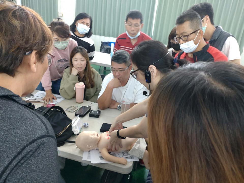 北家扶中心寄養家庭在職訓練聯誼活動 41戶158人暢遊嘉義樂園美妝觀光工廠