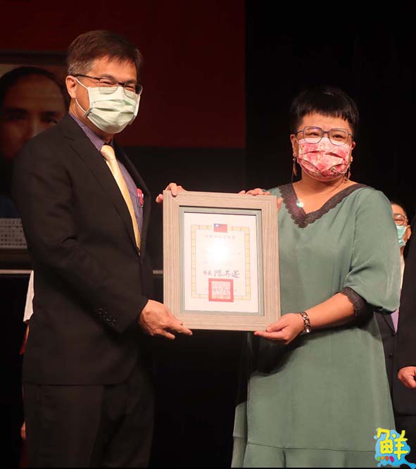 高市高中以下學校86名新卸任校長布達交接 陳其邁預錄影片感謝辛勞付出