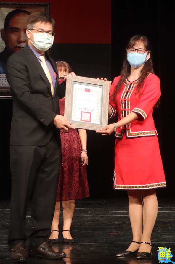 高市高中以下學校86名新卸任校長布達交接 陳其邁預錄影片感謝辛勞付出