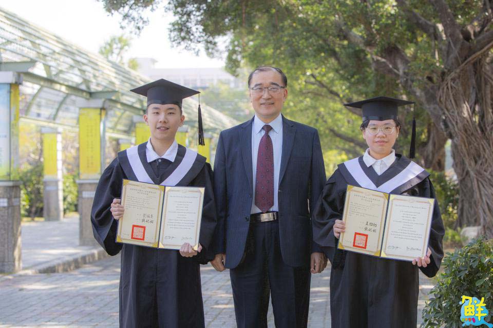 新春賀禮!成績優秀提早完成學業 嘉藥優異生微畢典