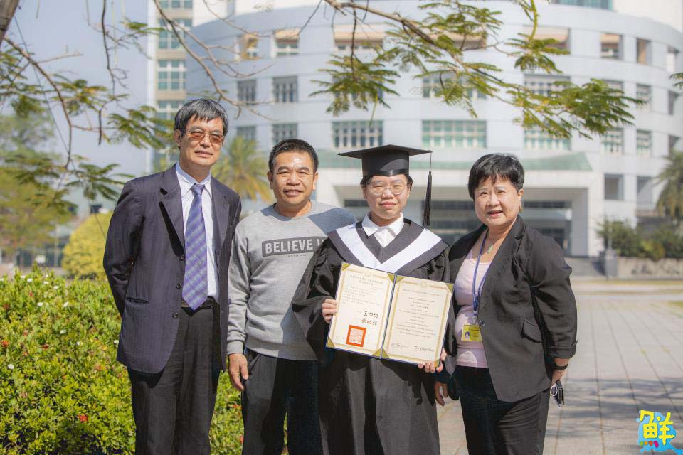 新春賀禮!成績優秀提早完成學業 嘉藥優異生微畢典