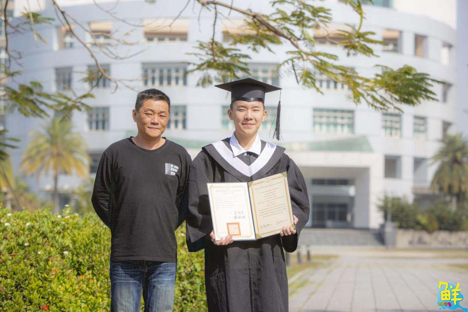 新春賀禮!成績優秀提早完成學業 嘉藥優異生微畢典