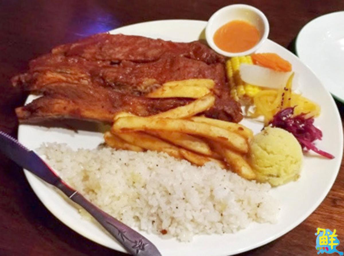 聚點美式餐廳 澄清湖畔旁的美式饗宴