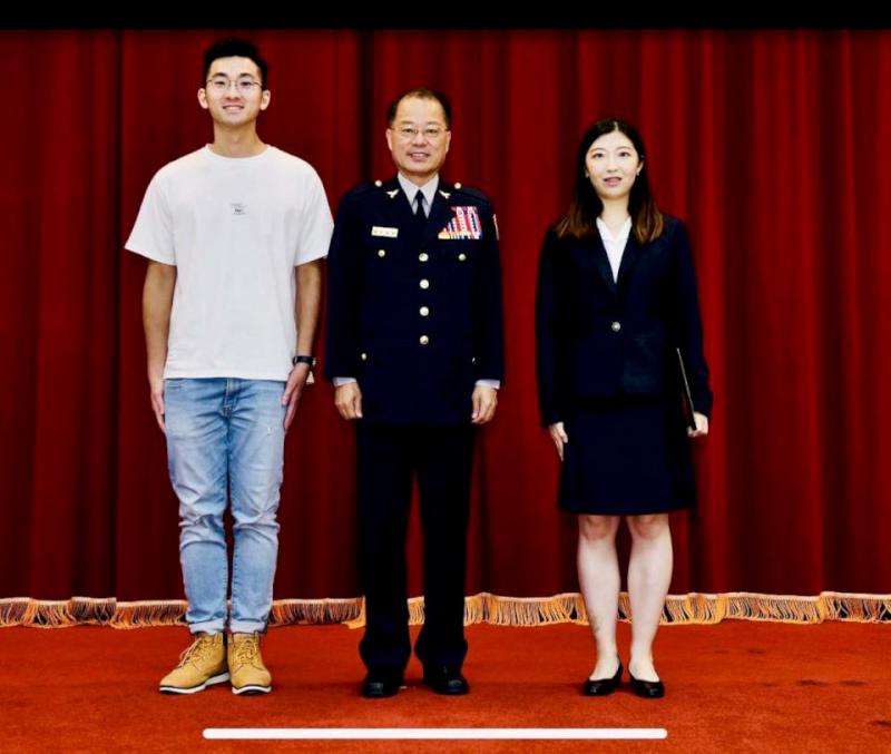 高市警局少年隊偵查佐蘇家儀、刑大偵查佐王秋評 榮膺警政署少保工作績優員警