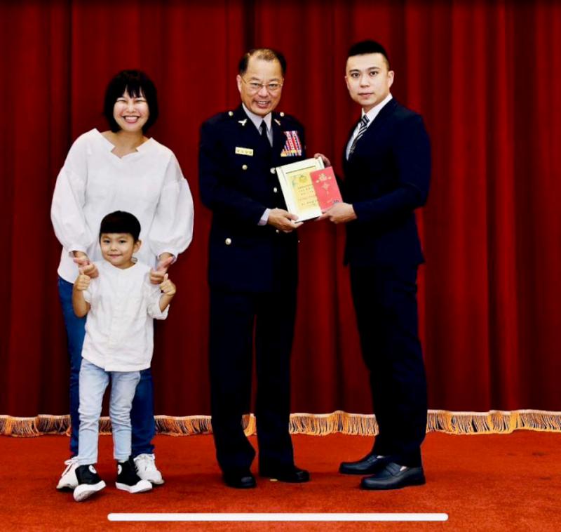 高市警局少年隊偵查佐蘇家儀、刑大偵查佐王秋評 榮膺警政署少保工作績優員警