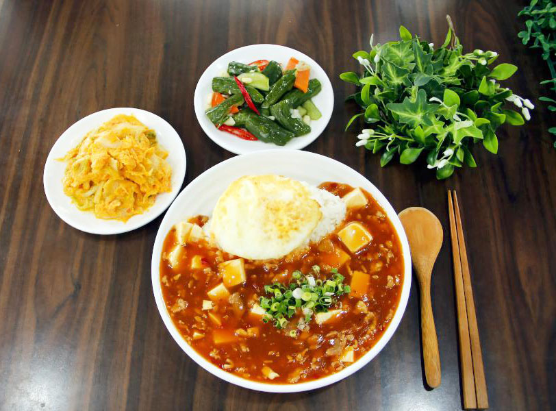 月底救星！楠梓美味地標 滿溢食堂吃過會回味 不吃會想念