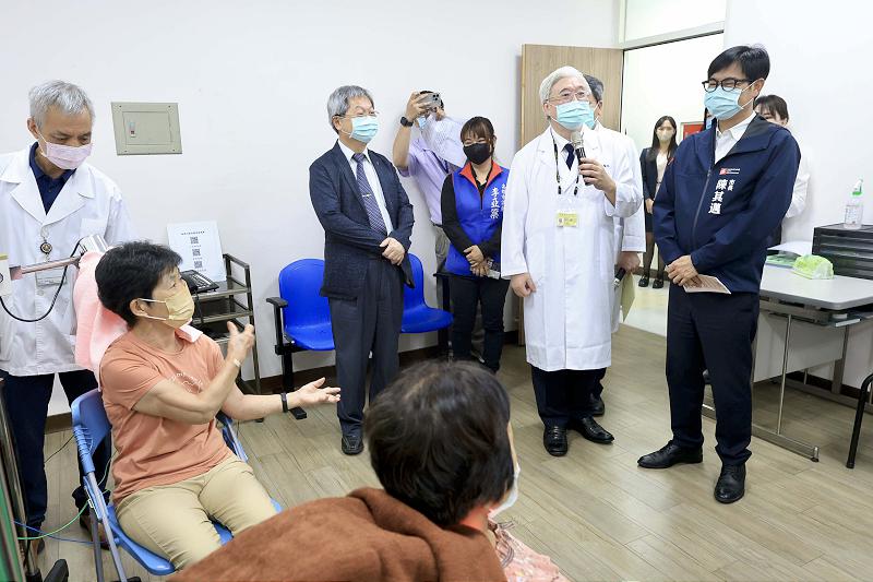 綜合類雜誌2025年縣市施政滿意度調查高市醫療衛生領先六都 陳其邁感謝市民支持