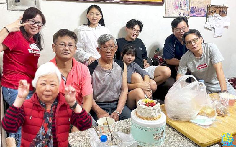 以優雅為本  用忻傾聽您的需求    謝雅忻用感恩與誠心澆灌 期許桃李開遍美容界