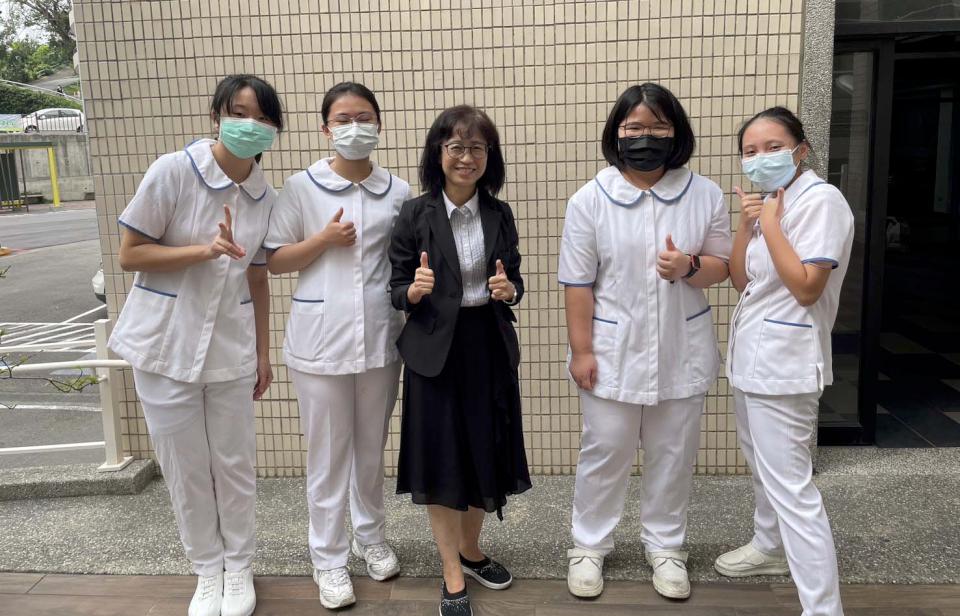 輔英科大護理學院師生征戰國際 聯手抱回11獎項