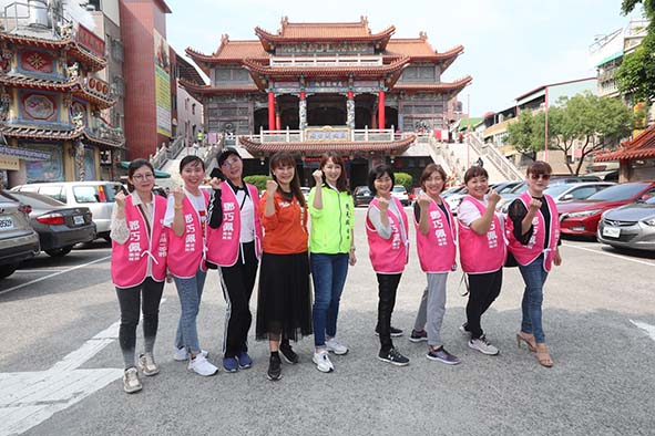 努力的女人最美麗!溫柔力量、正妹女力相挺 鄧巧佩初選力抗不對稱輔選壓力