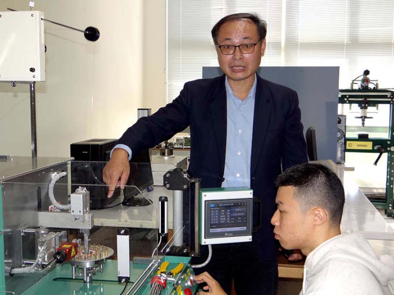 正修科大電機系電機科技中心產學合作成效卓著 校長龔瑞璋受訪強調辦學攸關競爭力