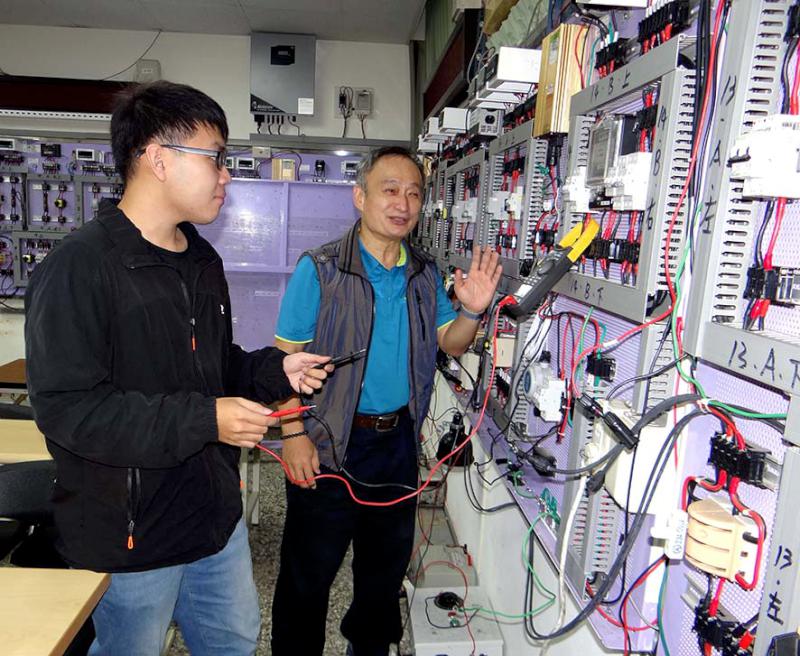 正修科大電機系電機科技中心產學合作成效卓著 校長龔瑞璋受訪強調辦學攸關競爭力