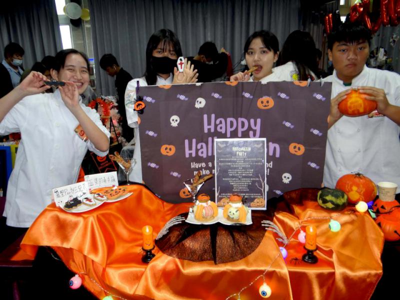 正修科大餐管系首辦全國創意萬聖節蔬果雕賽 8校62生競技興華中學奪冠