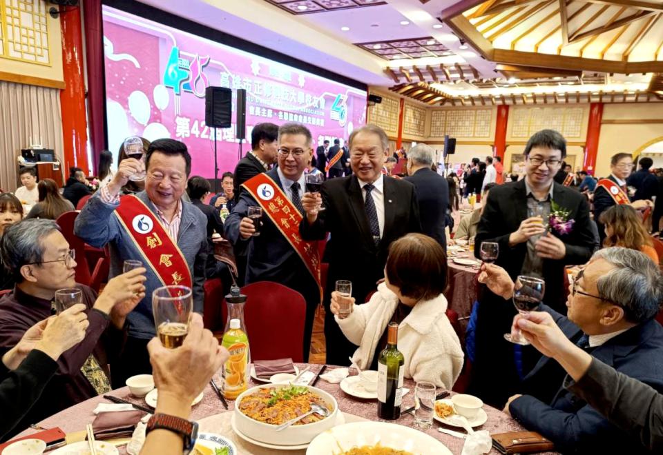 正修科大校友總會第43屆總會長易主 林煜盛領軍理監事宣示就任