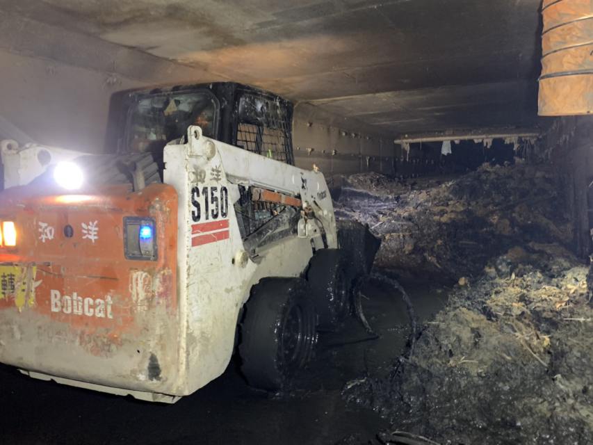 韓國瑜視察高雄這個下水道 淤積1.5公尺