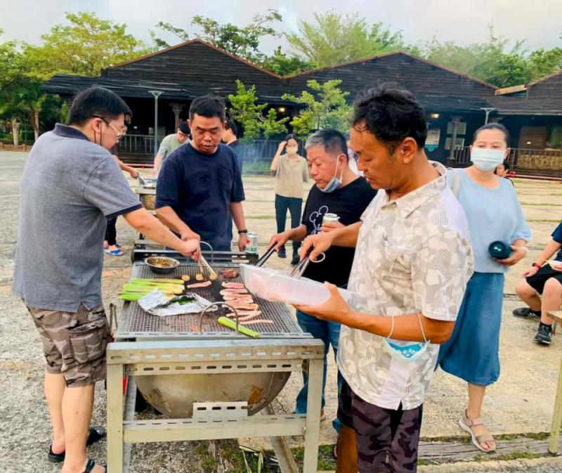 小墾丁渡假村烤肉FUN輕鬆專案4人同行抽住宿券 2人預定限量滿洲賞鷹遊加贈好禮