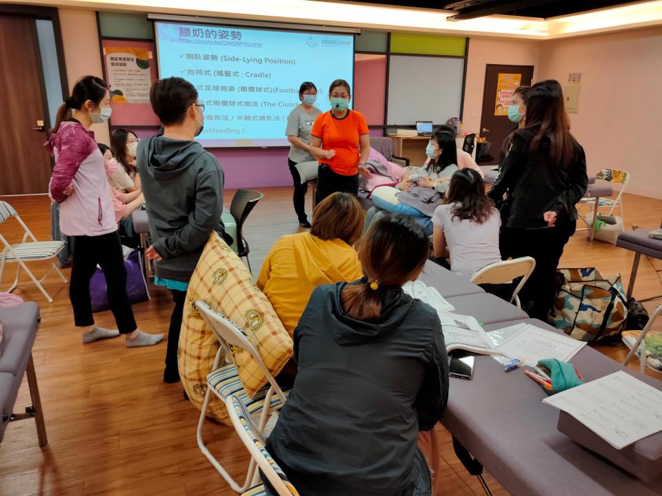 輔英科大開設泌乳指導員課程 培訓320名醫護獲頒證書