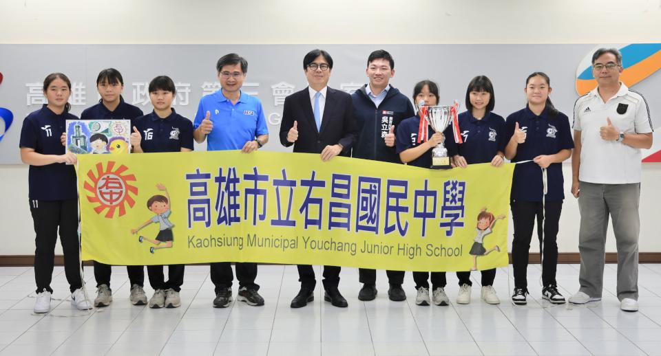 右昌國中、瑞祥高中女足隊分獲冠、季軍 陳其邁市政會議贈補助金嘉勉