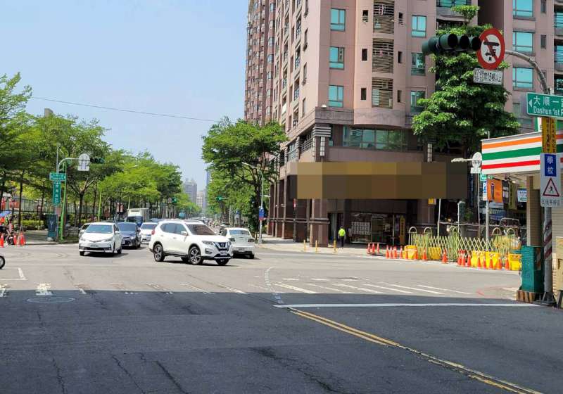 高雄輕軌二階鼓山區大順一、龍勝、南屏兩路口管制 捷運局籲請用路人提前改道