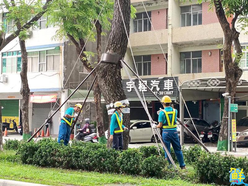 林欽榮副市長視察亞灣工地、鹽埕區抽水站、輕軌 責成各單位落實防颱整備