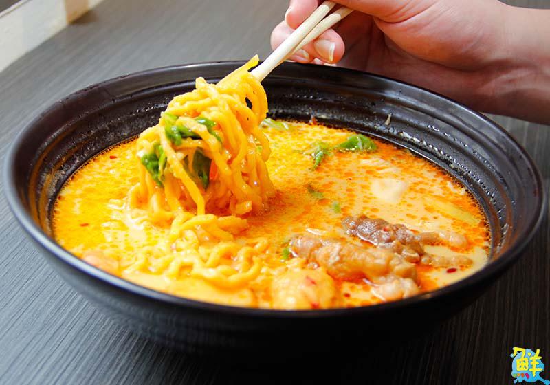 高雄創意鍋燒始祖 呷飽飽創意鍋燒麵 二代店強勢登場 真材實料 百變風味 燃燒你的味蕾小宇宙