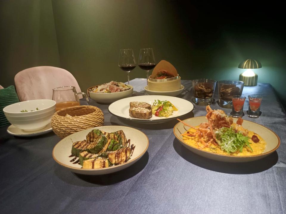 知名無菜單料理旗下餐酒館父親節四人分享餐情人節刈包雙人套餐 邀牆面說愛鎖記憶