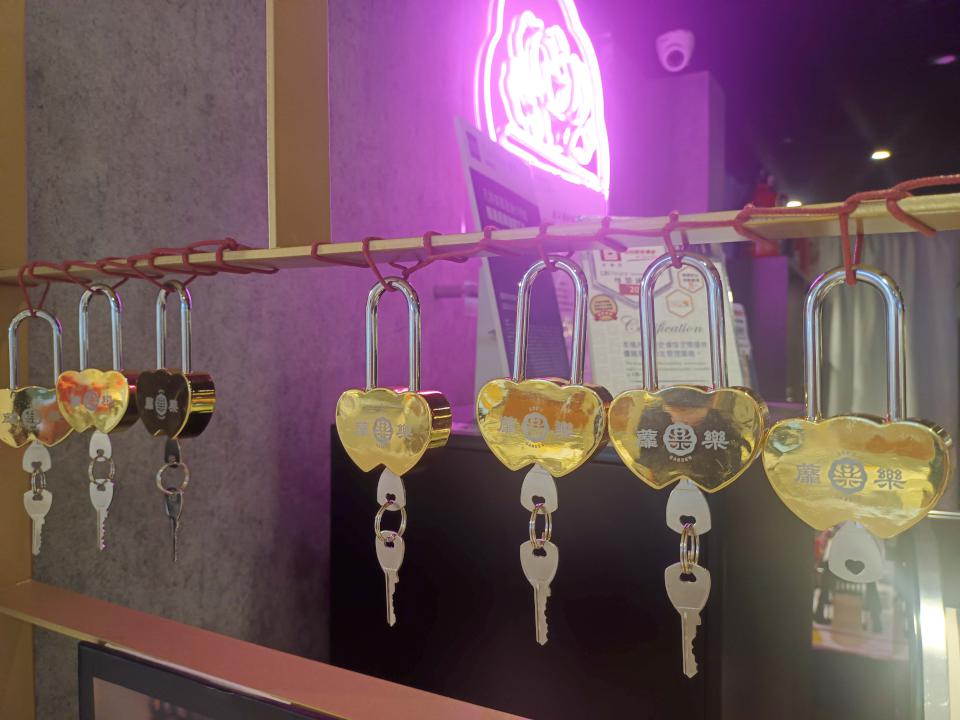 知名無菜單料理旗下餐酒館父親節四人分享餐情人節刈包雙人套餐 邀牆面說愛鎖記憶