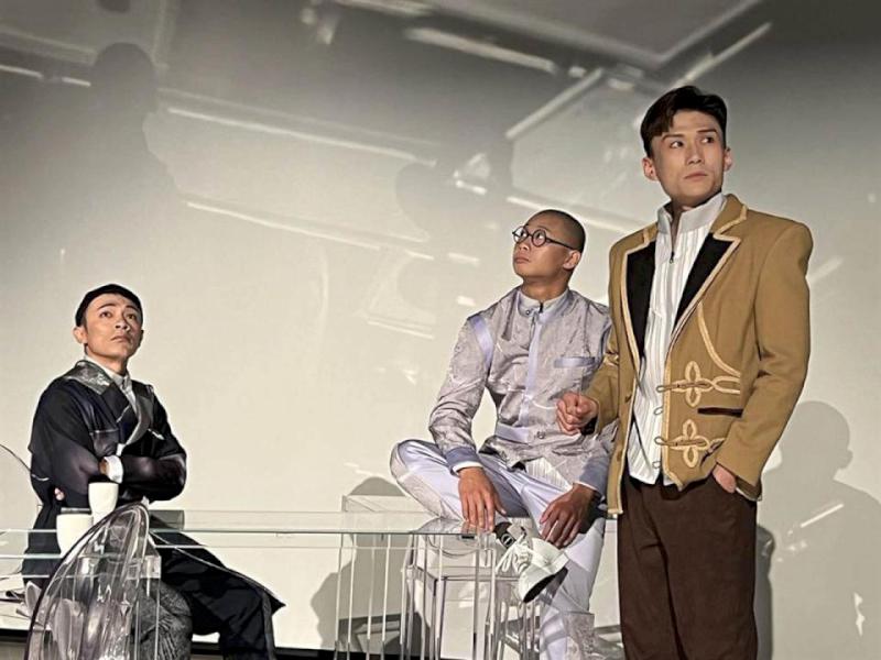 當代興傳奇青年劇場、新加坡九年劇場共製《八仙變數》 8戲服產自樹科大流設系