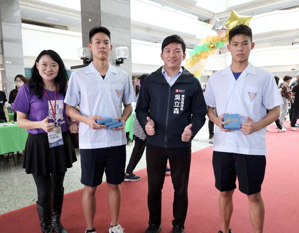陳其邁表揚114年全中運獲獎選手 苓雅區大仁國中雙胞胎兄弟包辦3金2銀