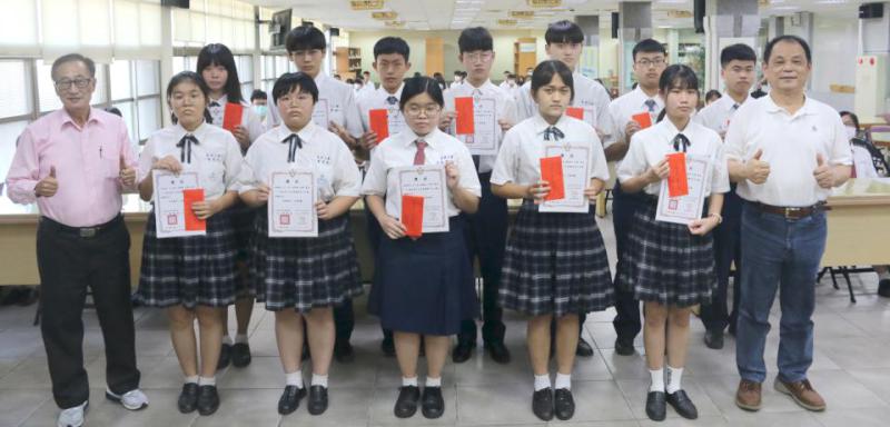 高英工商攜手建準集團連4年推品德教育 表揚了凡四訓作文賽得主品德優良人員
