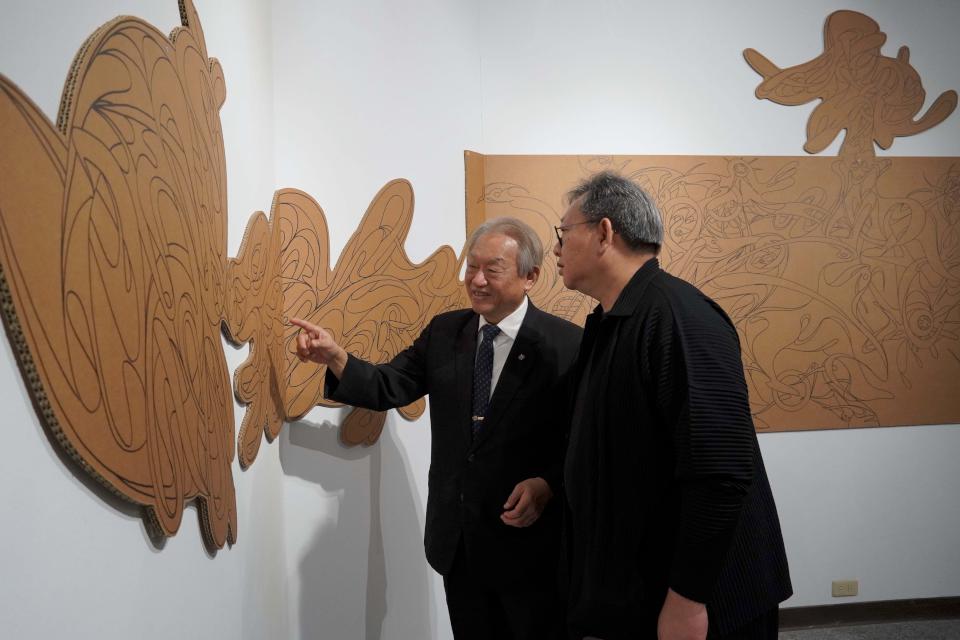 藝術家梁任宏創作個展《吹牛皮在紙上》 正修科大藝術中心30件作品邀賞