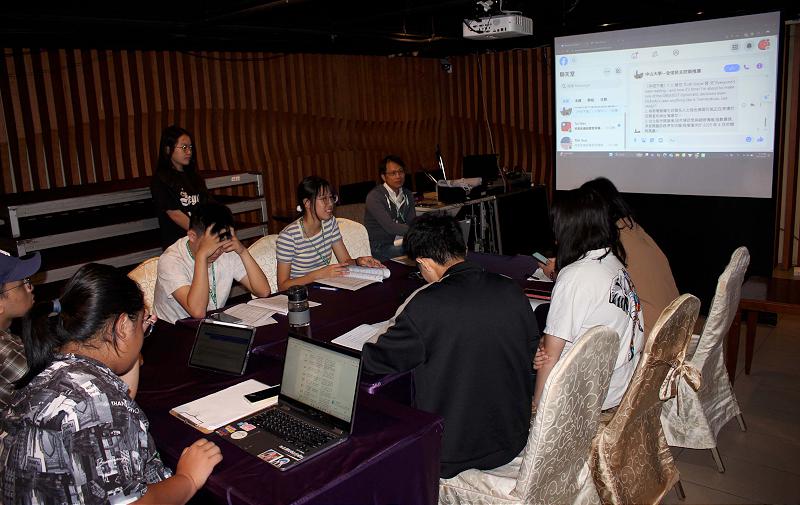 中山大學社科院全球民主防衛兵推研習營 30名高中職生參與專題課程兵推美中台情勢