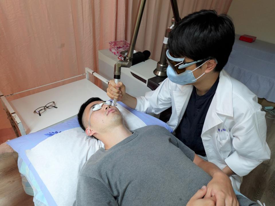 釹雅鉻雷射應用治療黑色素沉澱改善膚質 民生醫院皮膚科建議先尋求專業評估