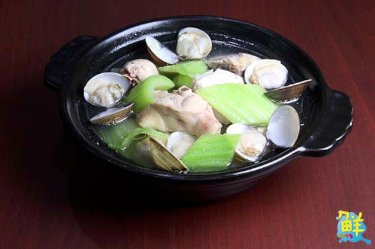 全新開幕 暖身進補最佳選擇 超過20種百元燉煮煲湯 玖玖迷你土雞鍋