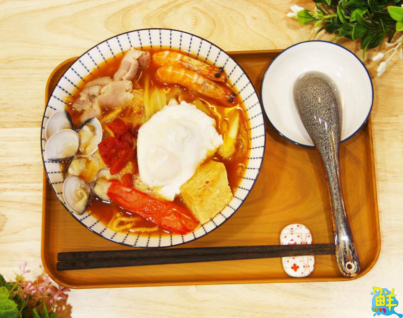 北高雄鍋燒霸主 搞一碗職人鍋燒 鮮甜湯頭澎派好料 命定款鍋燒就是它!