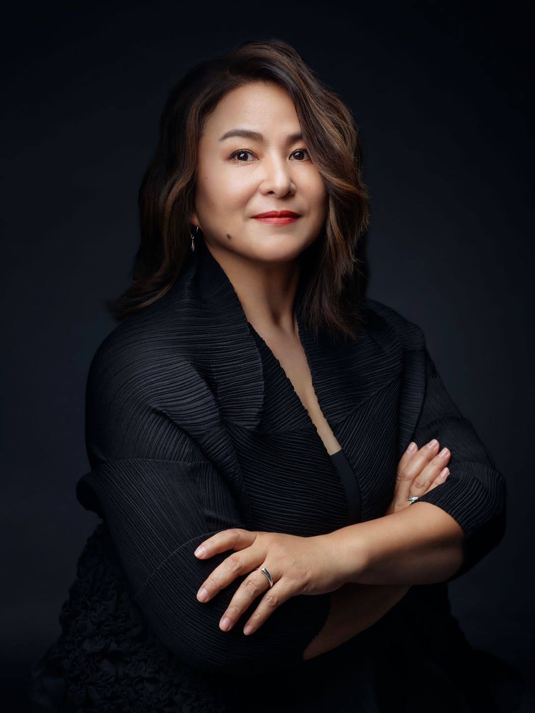 【第288期】前女團歌手 裘海正 現身高雄飯店 參與四藝術家聯展開幕茶會