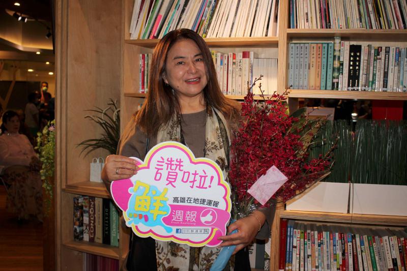 【第288期】前女團歌手 裘海正 現身高雄飯店 參與四藝術家聯展開幕茶會