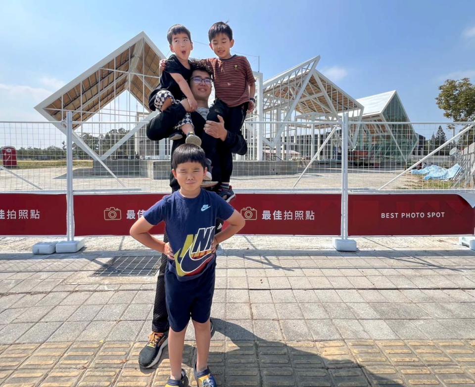 清景麟集團攜手清水模大師毛森江打造神秘建築 命名送汽車活動掀起拍照熱潮